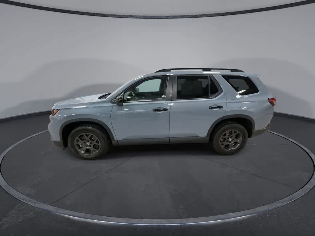 Used 2024 Honda Pilot TrailSport image 5