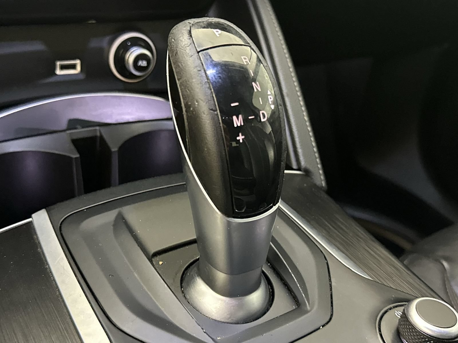 Used 2019 Alfa Romeo Stelvio AWD image 20