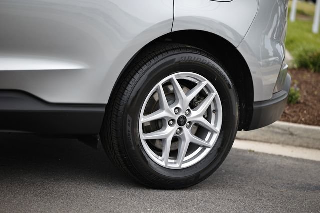 Used 2024 Ford Edge SEL AWD/4WD image 6