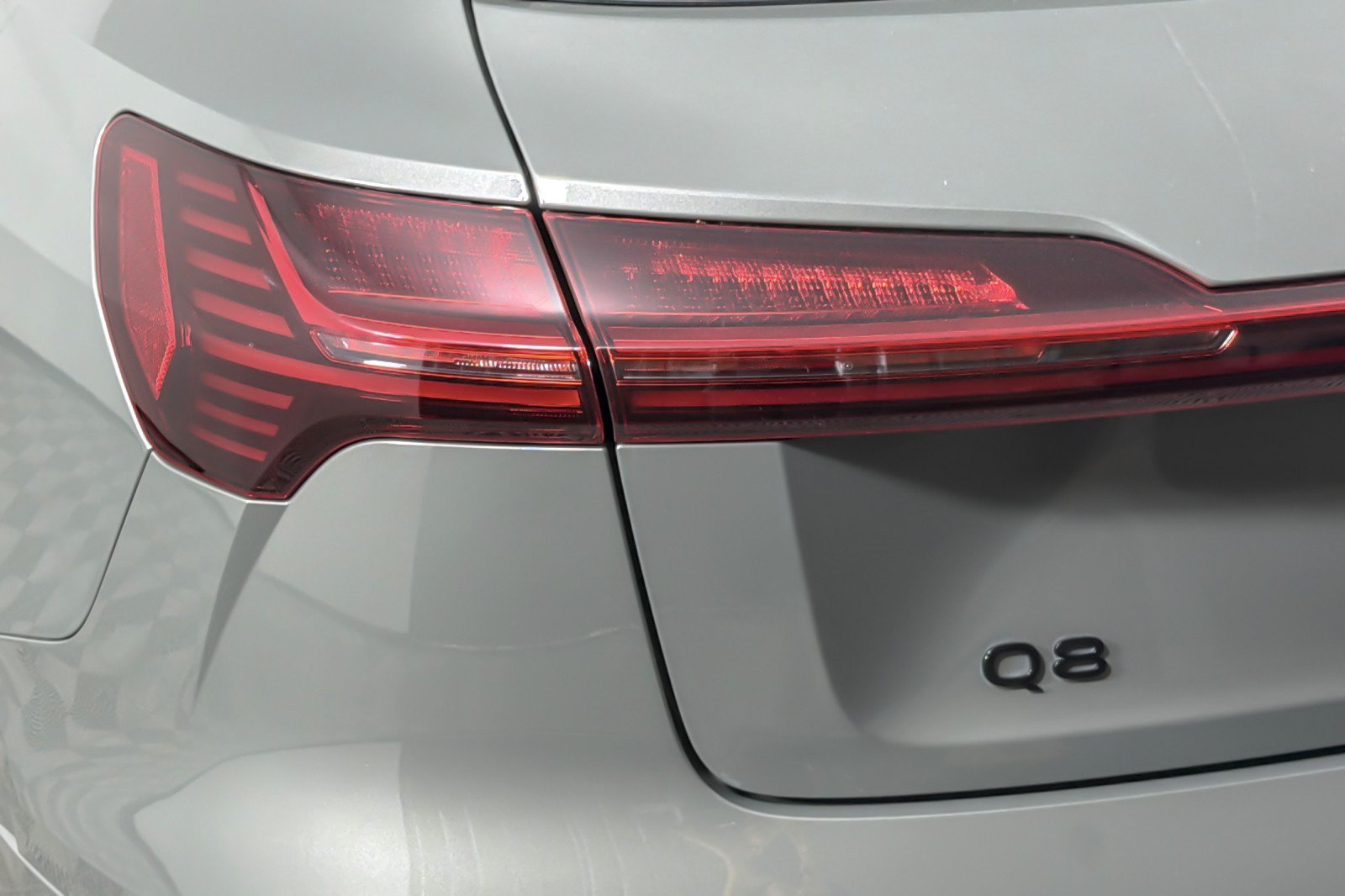 Used 2024 Audi Q8 e-tron Prestige w/ Prestige Package AWD/4WD image 27