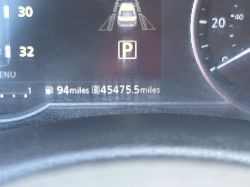 Used 2024 Nissan Versa SR FWD image 12
