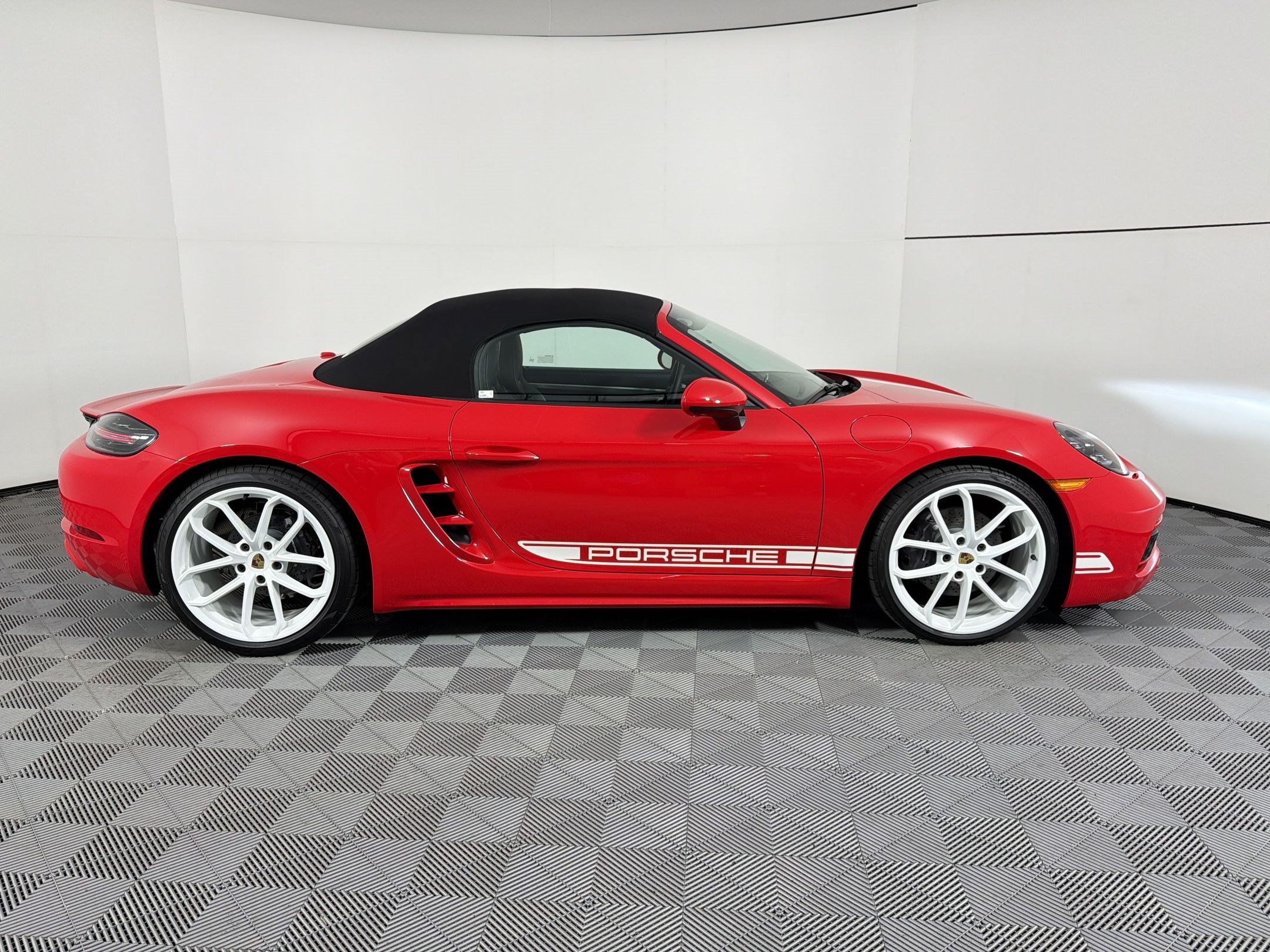 New 2025 Porsche 718 Boxster RWD image 33