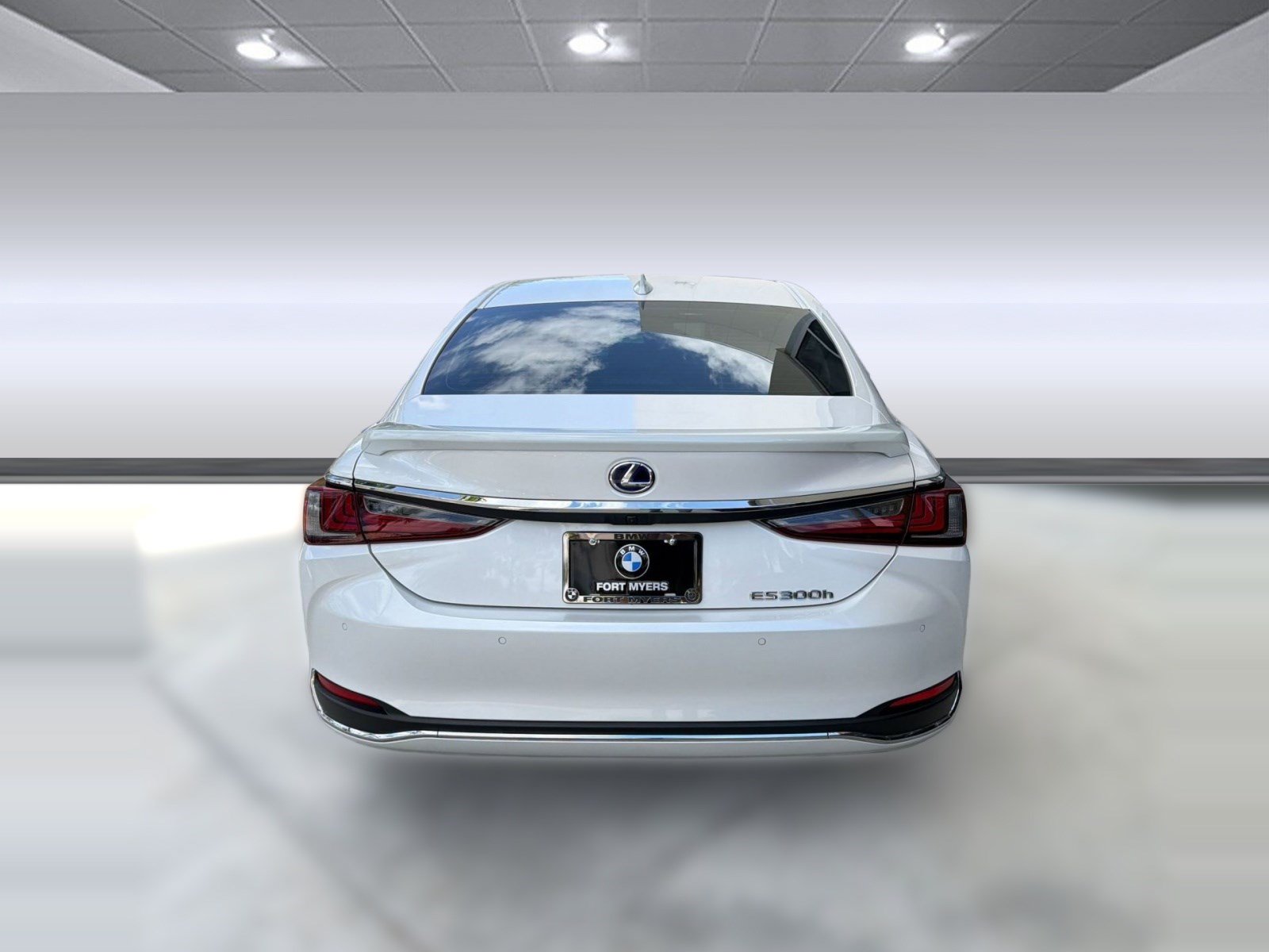 Used 2021 Lexus ES 300h w/ Accessory Package FWD image 10