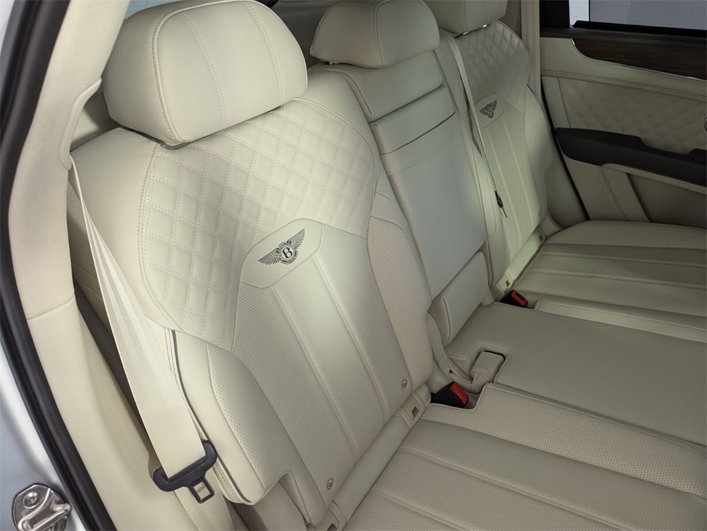 Used 2023 Bentley Bentayga image 29