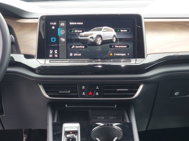 Used 2025 Volkswagen Atlas SE image 26