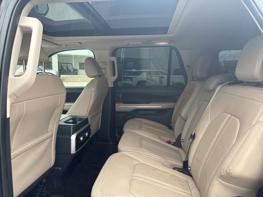 Used 2022 Ford Expedition Max Limited RWD image 6