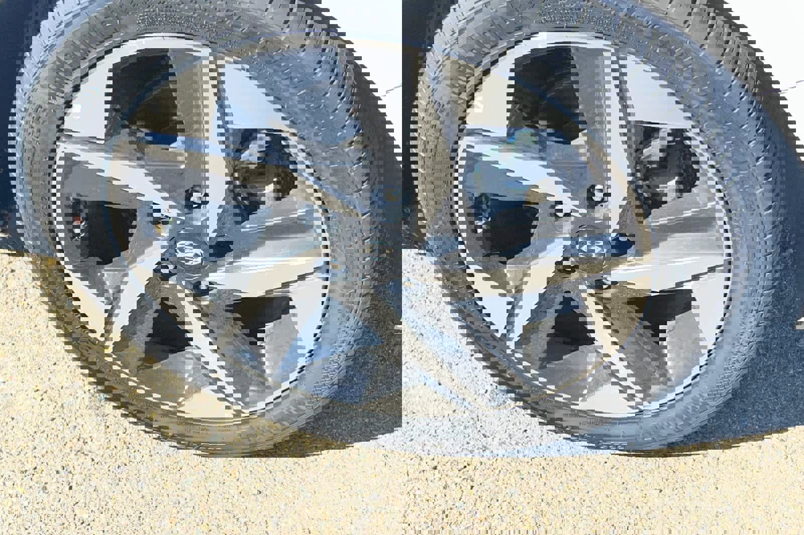 Used 2021 Hyundai Elantra Limited w/ Cargo Package image 22