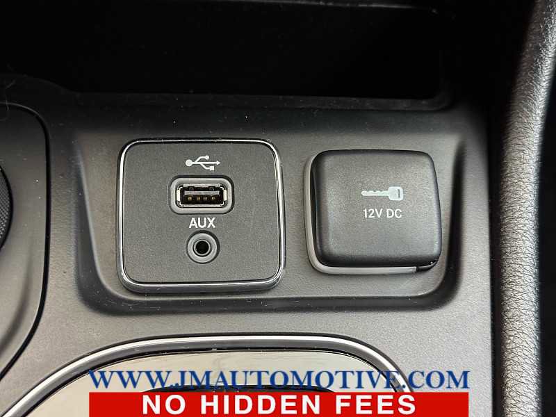 Used 2019 Jeep Cherokee Limited image 41