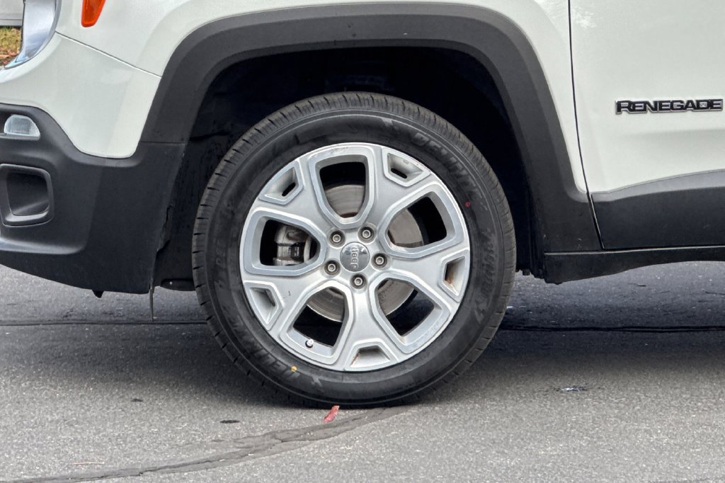 Used 2015 Jeep Renegade Limited w/ Safety & Security Group I AWD/4WD image 30
