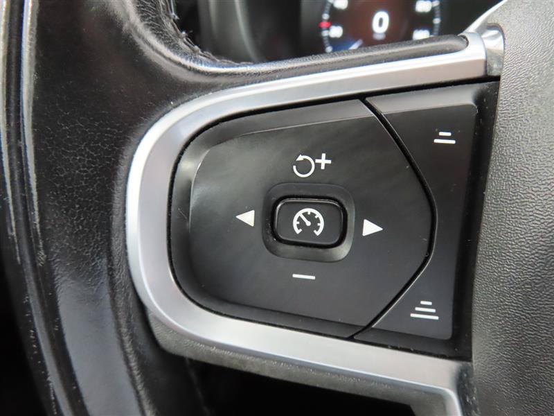 Used 2020 Volvo XC60 T6 Momentum w/ Protection Package Premier AWD/4WD image 24
