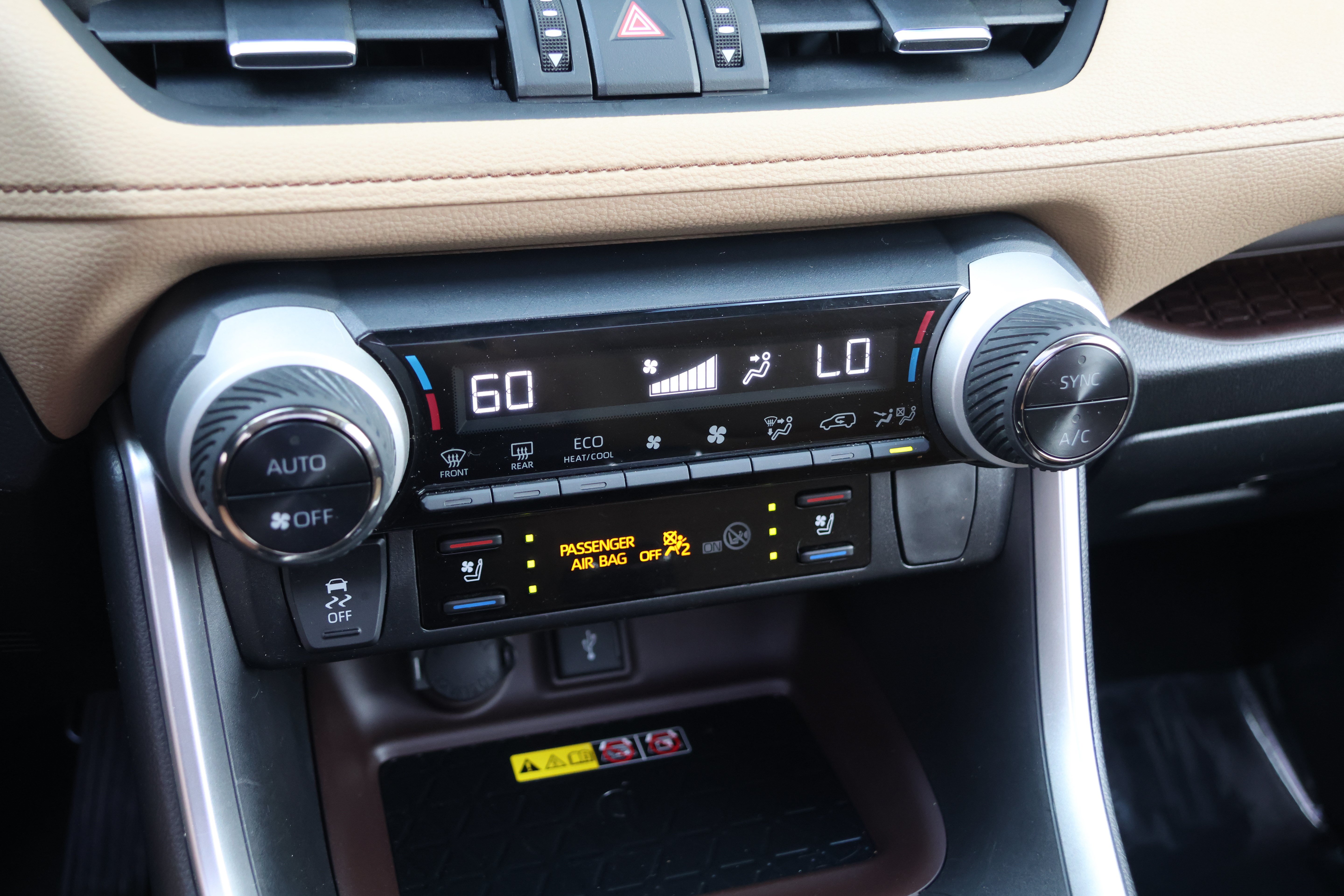 Used 2022 Toyota RAV4 Limited AWD/4WD image 26