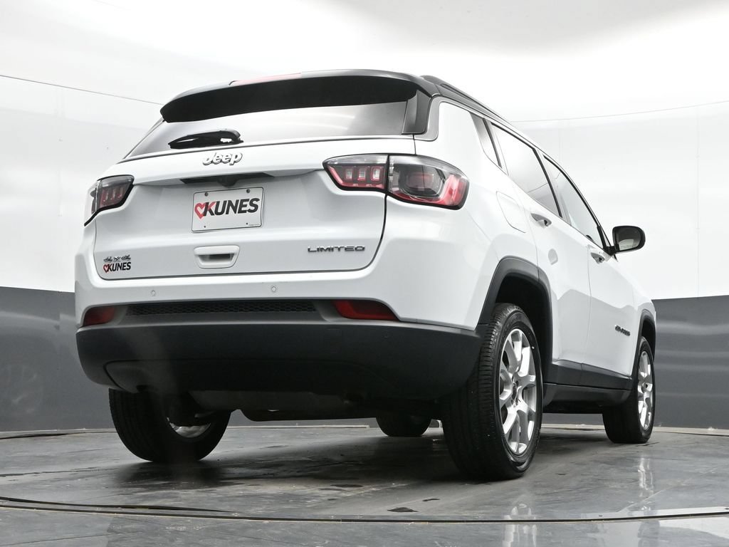 Used 2025 Jeep Compass Limited AWD/4WD image 38