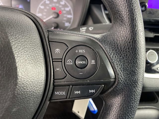 Used 2025 Toyota Corolla LE FWD image 15