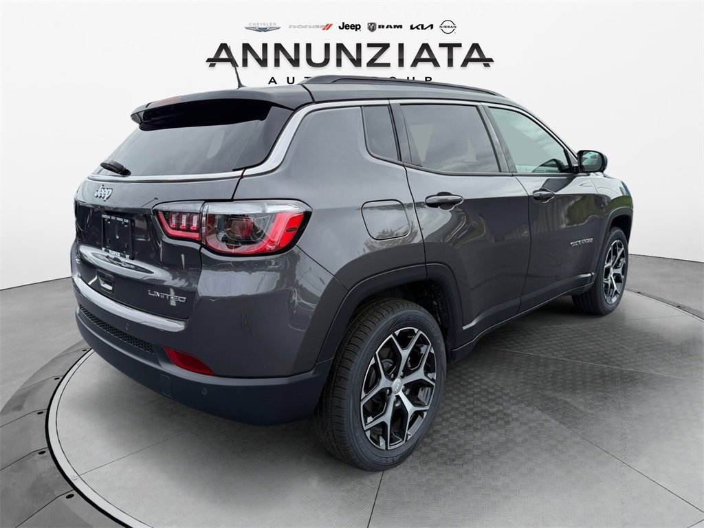 Used 2024 Jeep Compass Limited image 5