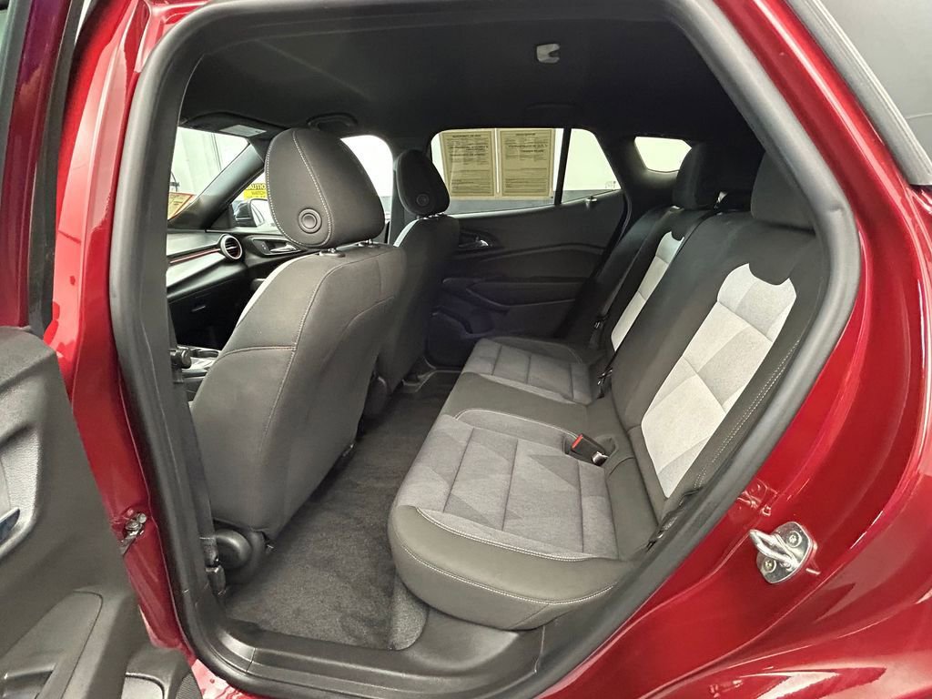 Used 2024 Chevrolet Trax RS w/ Driver Confidence Package FWD image 31