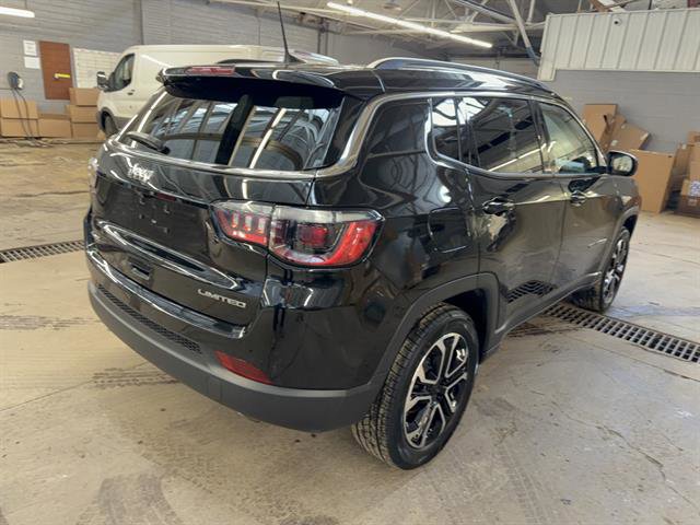 Used 2022 Jeep Compass Limited image 14