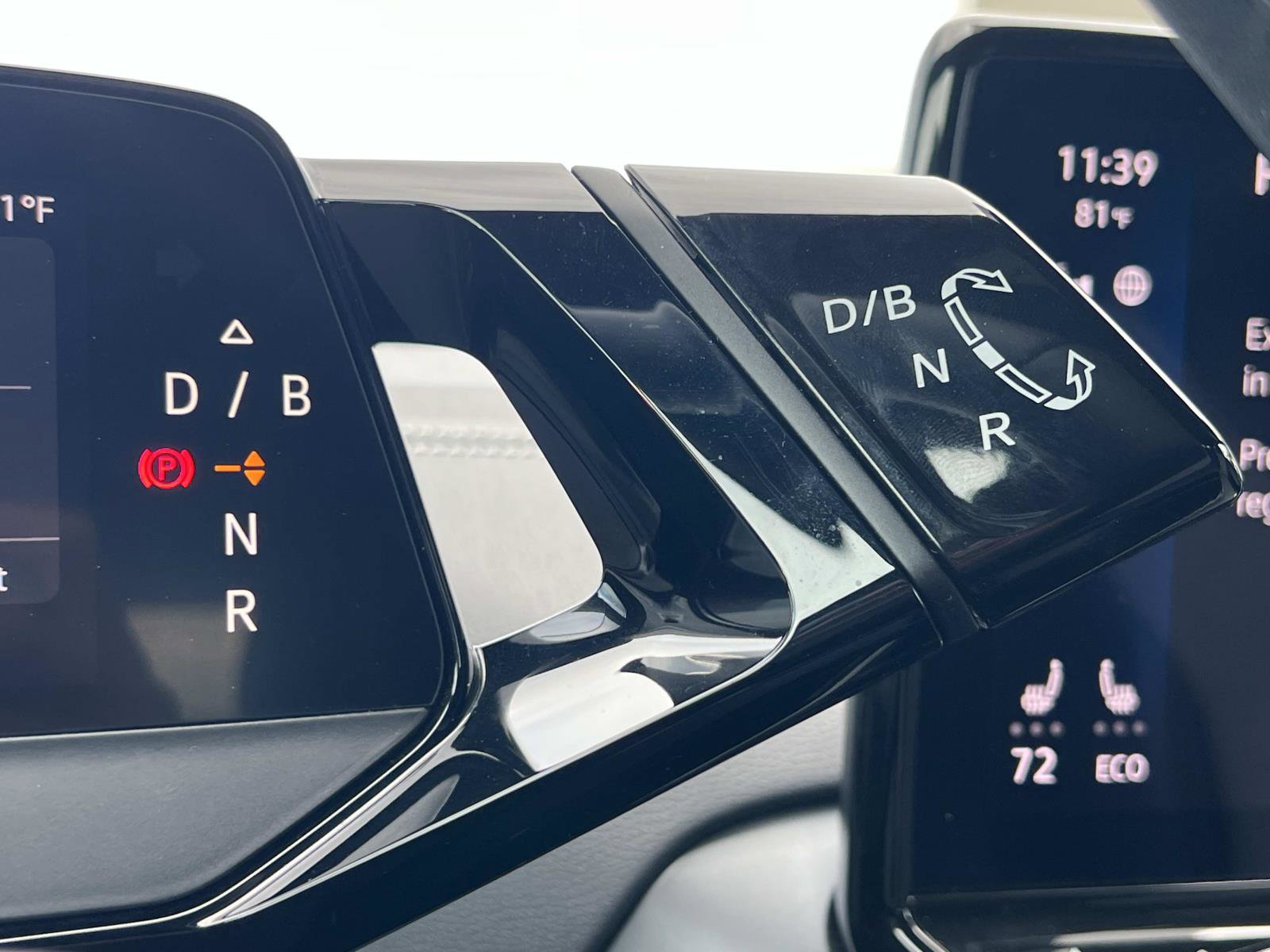 Used 2023 Volkswagen ID.4 Pro image 13