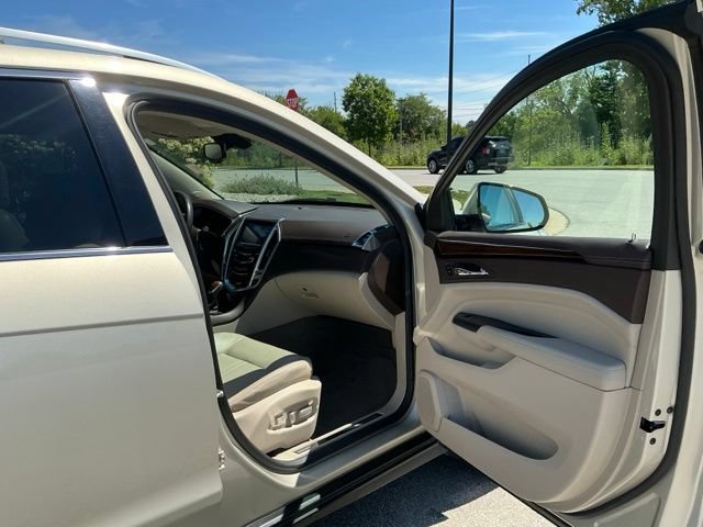 Used 2014 Cadillac SRX Luxury FWD image 17