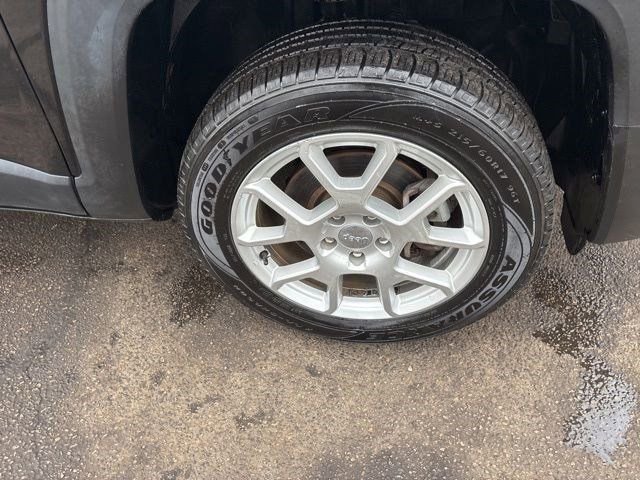 Used 2021 Jeep Renegade Latitude image 41