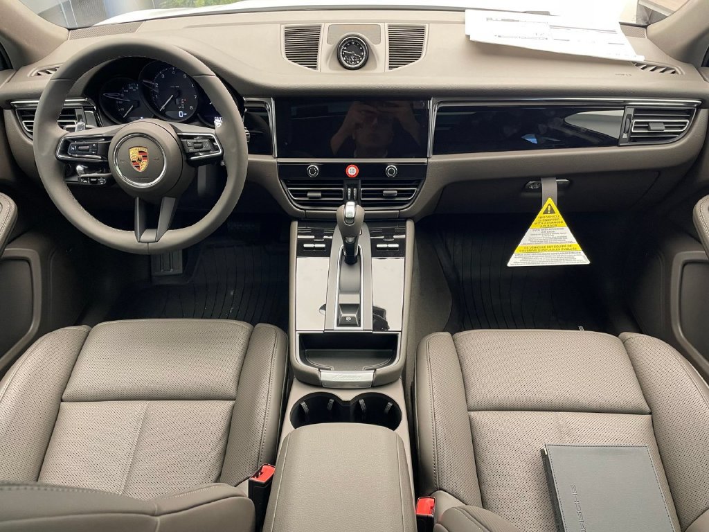 New 2026 Porsche Macan AWD/4WD image 15