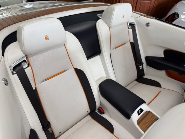 Used 2016 Rolls-Royce Dawn RWD image 18