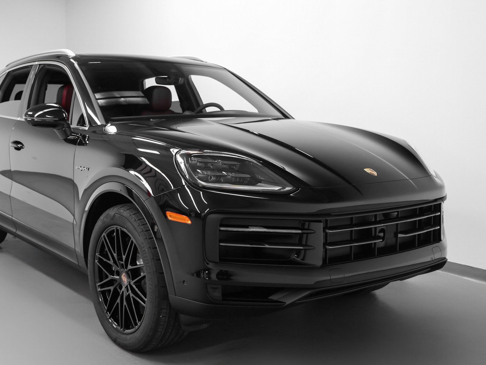 Certified 2026 Porsche Cayenne E-Hybrid AWD/4WD image 9