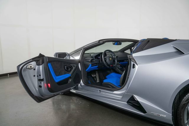 Used 2023 Lamborghini Huracan EVO RWD image 14