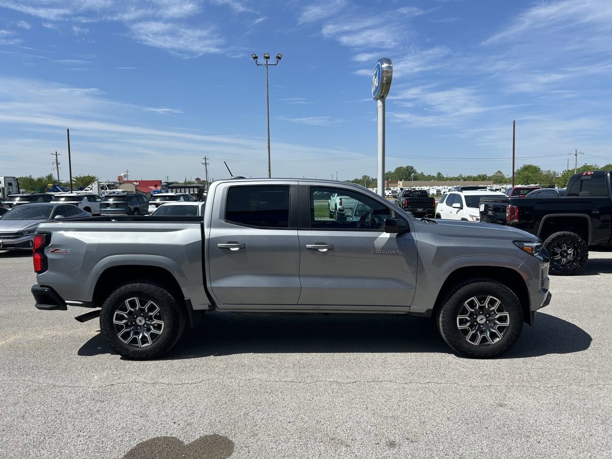 Used 2023 Chevrolet Colorado Z71 w/ Z71 Convenience Package 2 AWD/4WD image 3