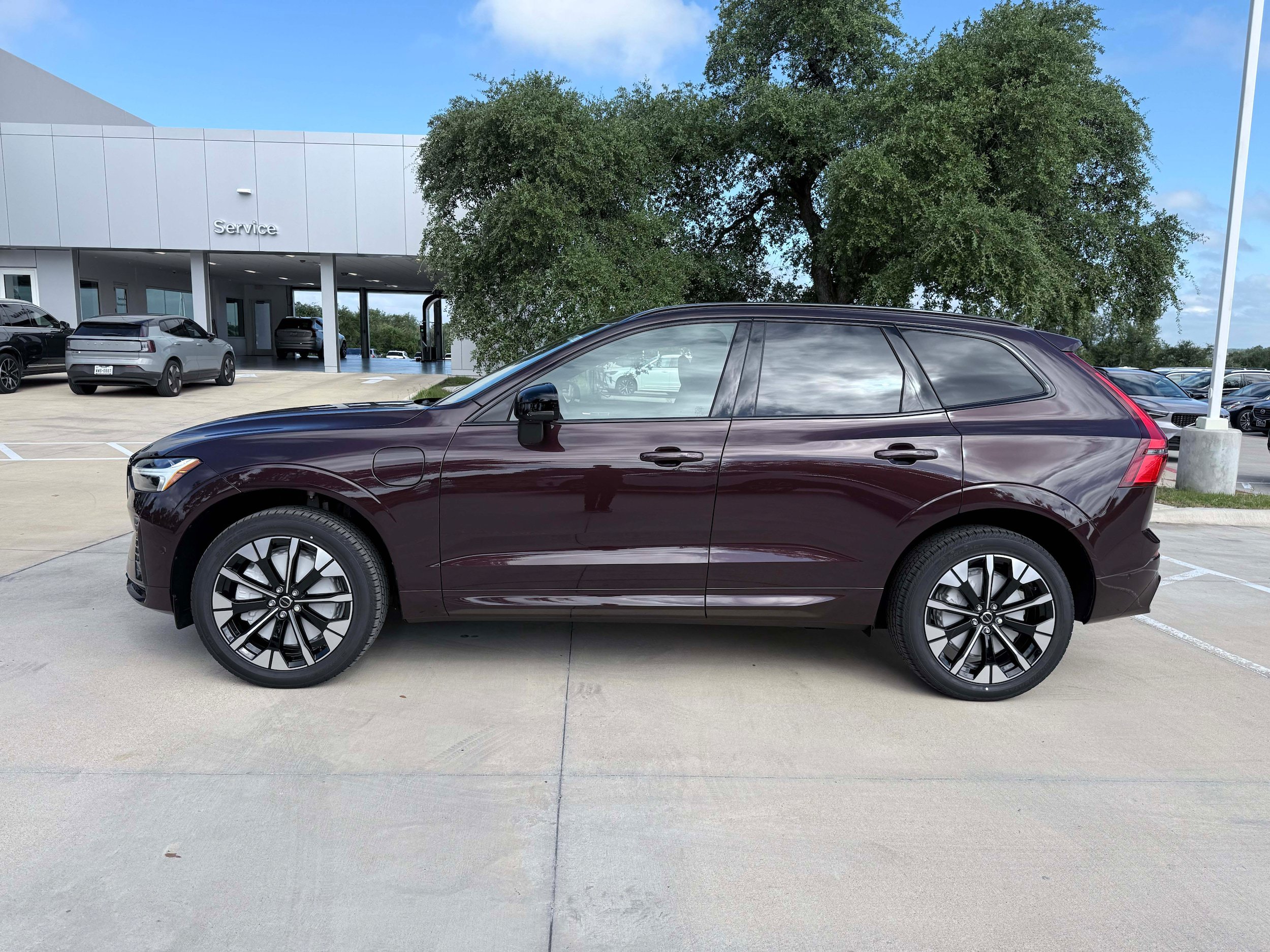 New 2026 Volvo XC60 T8 Plus w/ Protection Package Premier AWD/4WD image 3