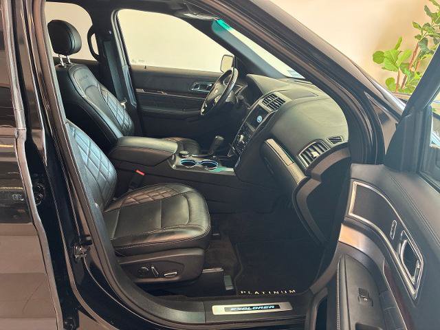 Certified 2017 Ford Explorer Platinum AWD/4WD image 6