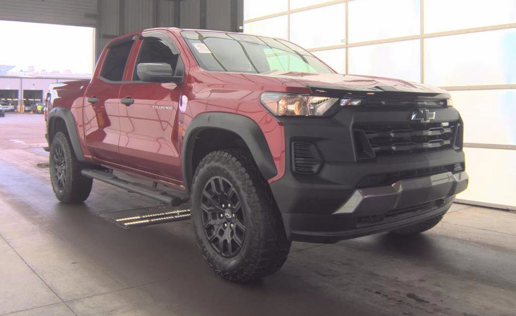 Used 2025 Chevrolet Colorado Trail Boss AWD/4WD video 1