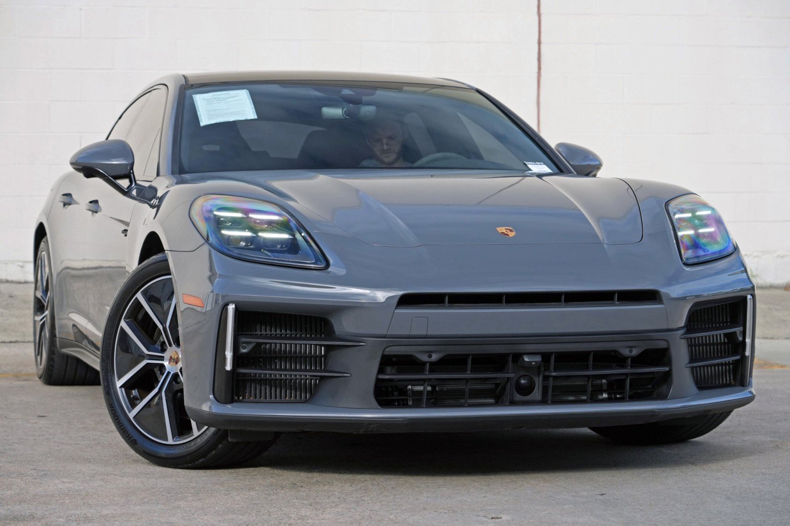 Used 2025 Porsche Panamera 4 w/ Premium Package AWD/4WD image 4