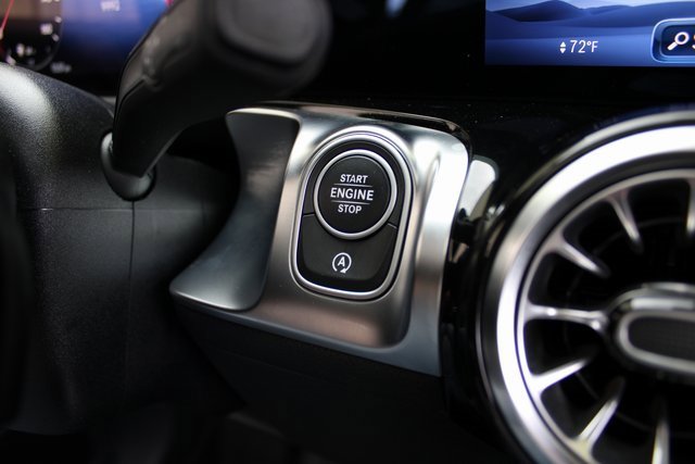 Used 2024 Mercedes-Benz GLB 250 4MATIC w/ Exclusive Package image 19