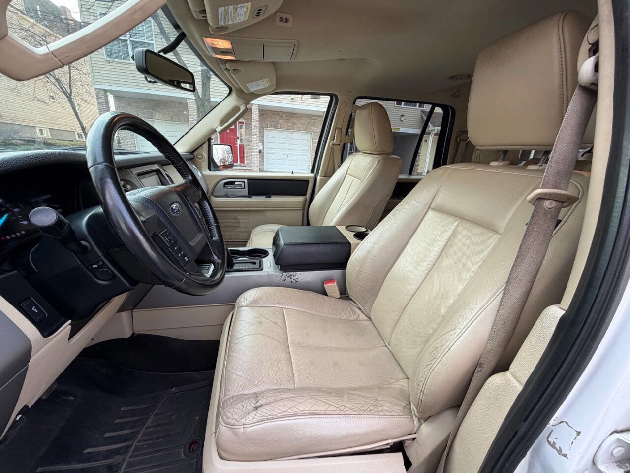 Used 2016 Ford Expedition EL XLT w/ Equipment Group 202A image 8