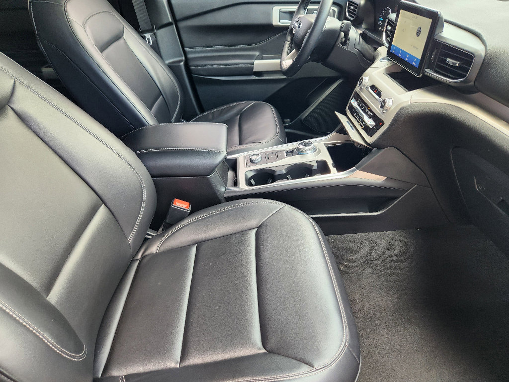 Used 2023 Ford Explorer XLT w/ Equipment Group 202A image 14