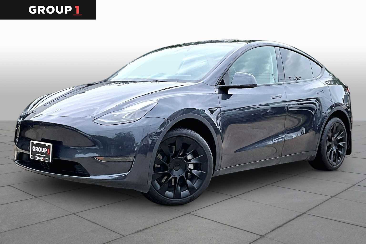 Used 2024 Tesla Model Y Long Range AWD/4WD image 1