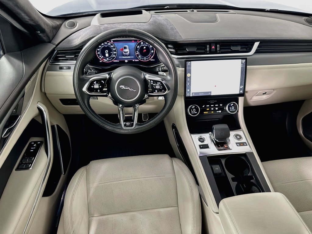 Used 2022 Jaguar F-PACE SVR AWD/4WD image 23