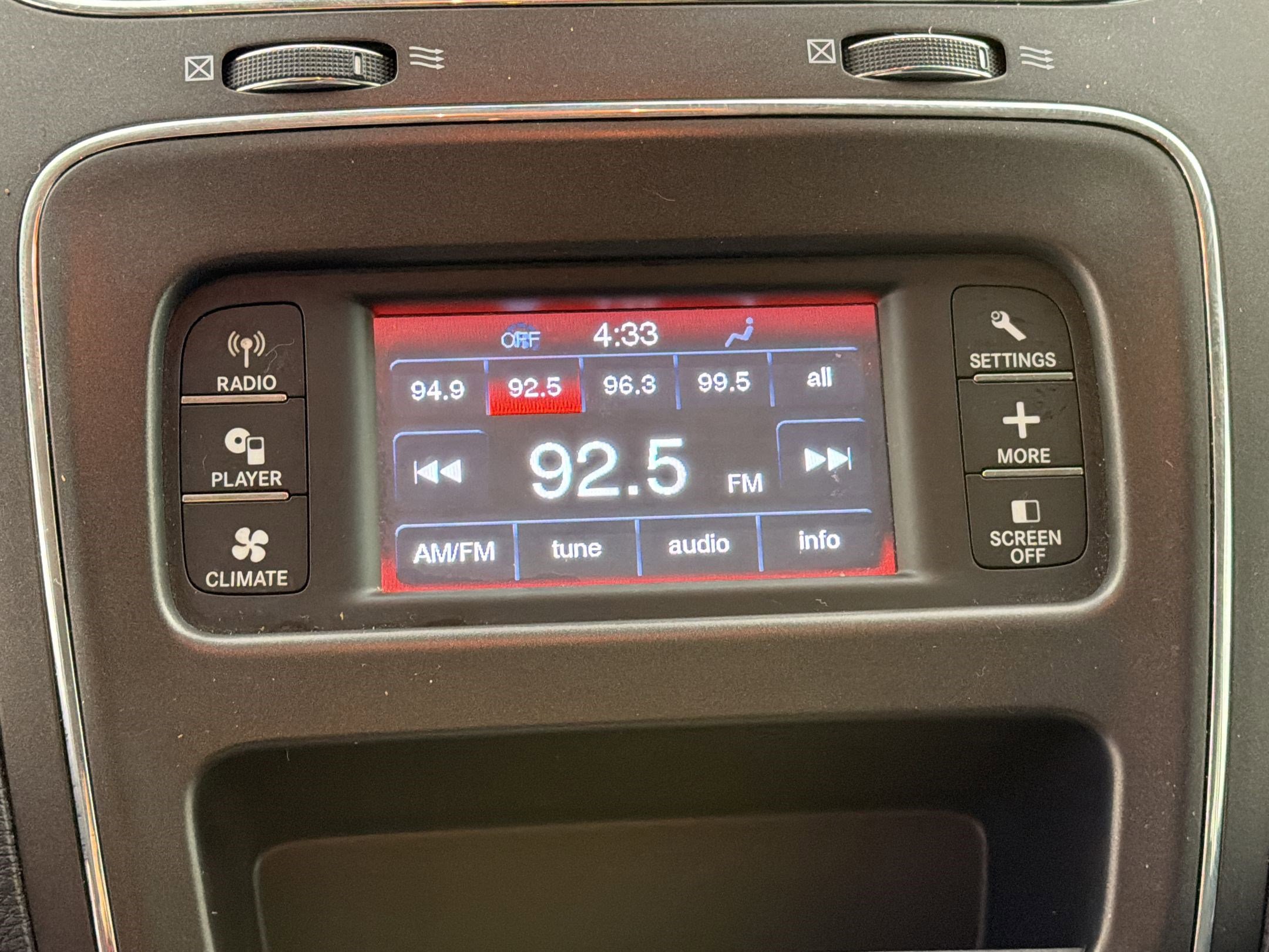 Used 2019 Dodge Journey SE FWD image 18