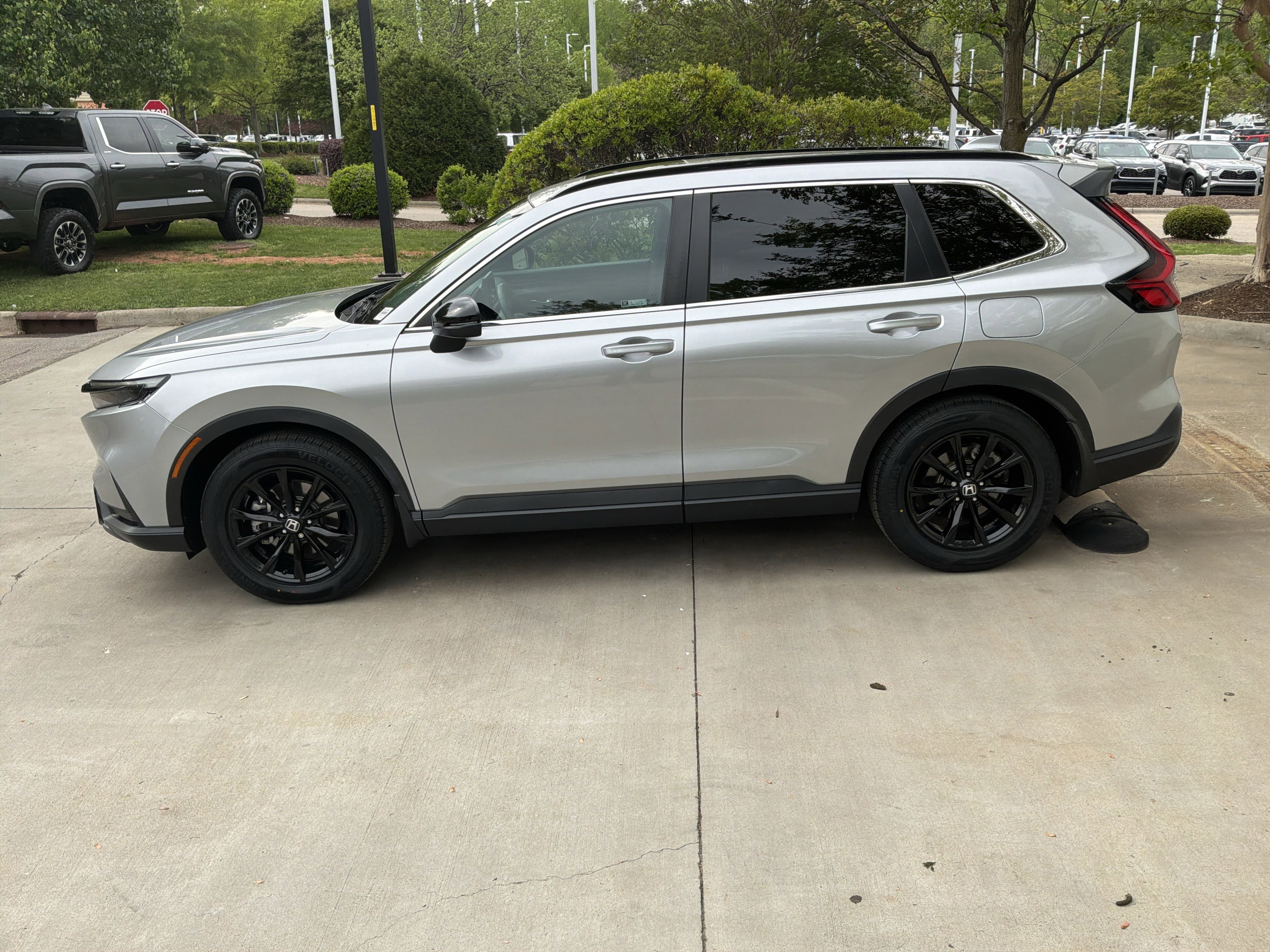 Used 2023 Honda CR-V Sport image 6