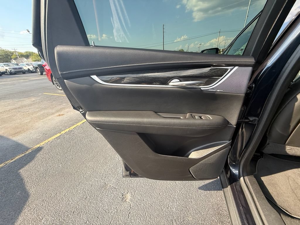 Used 2021 Cadillac XT5 Premium Luxury AWD/4WD image 18