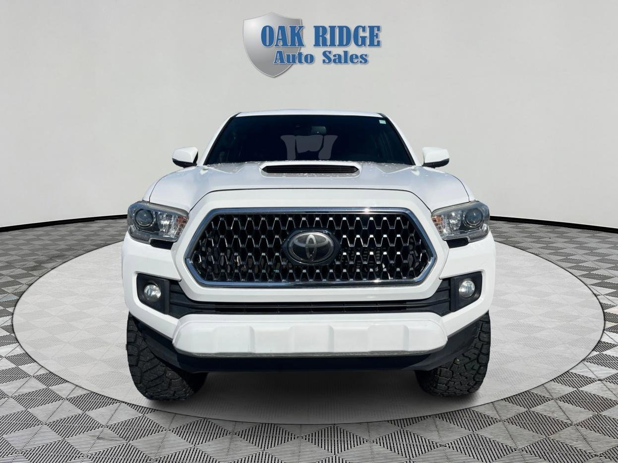 Used 2019 Toyota Tacoma TRD Sport image 2
