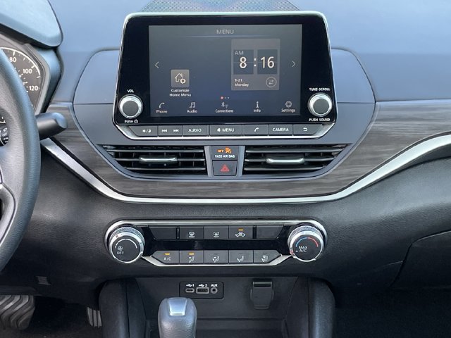 Used 2025 Nissan Altima 2.5 SV FWD image 15