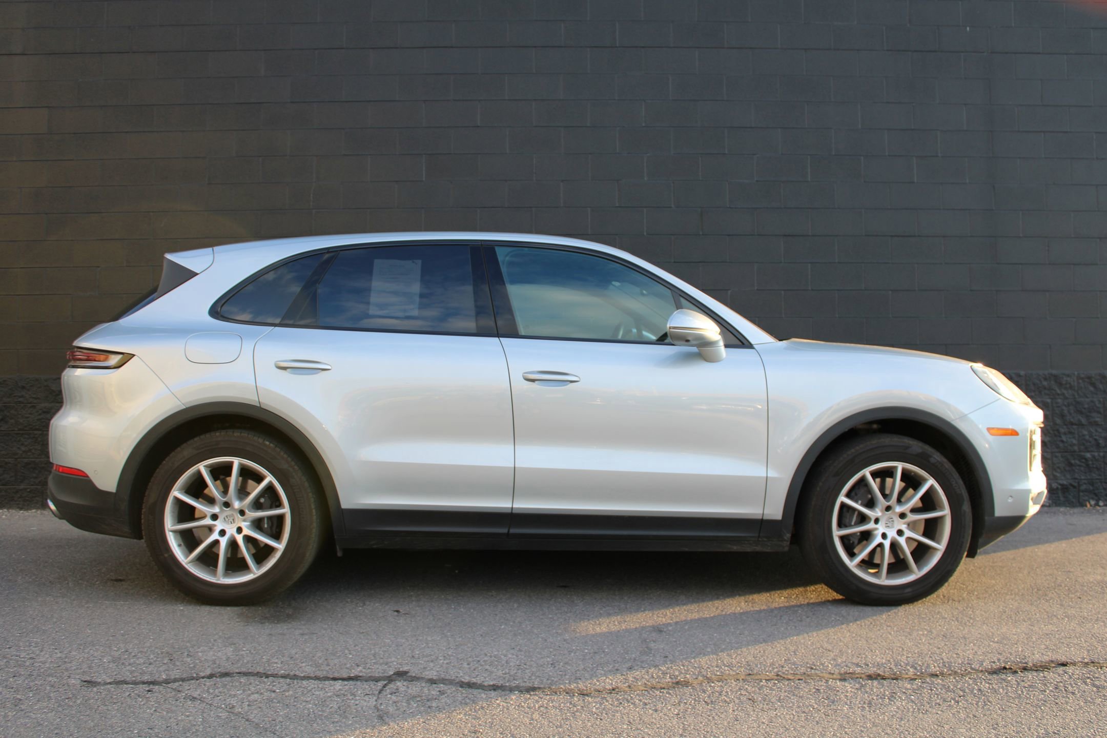 Certified 2024 Porsche Cayenne image 9