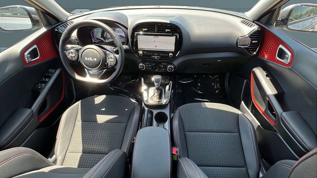 Certified 2025 Kia Soul GT-Line image 7