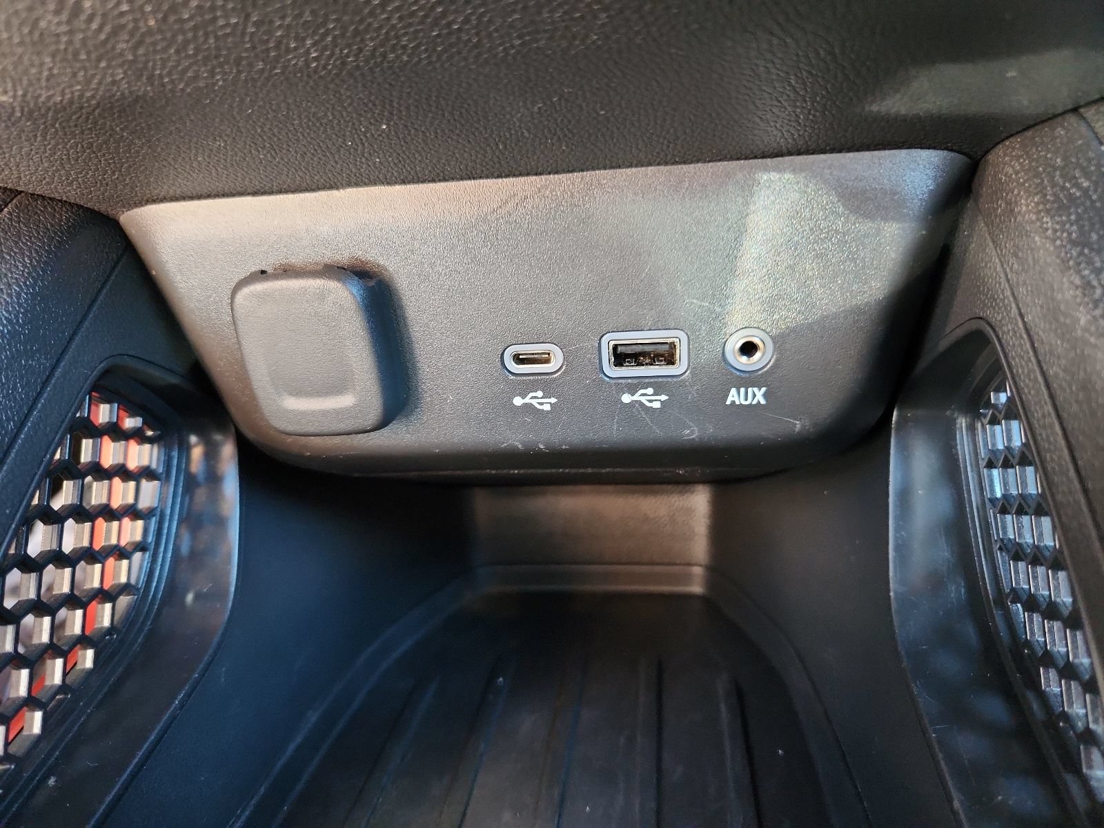 Used 2023 Chevrolet TrailBlazer RS FWD image 13