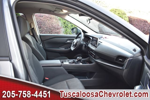Used 2024 Nissan Rogue SV image 23