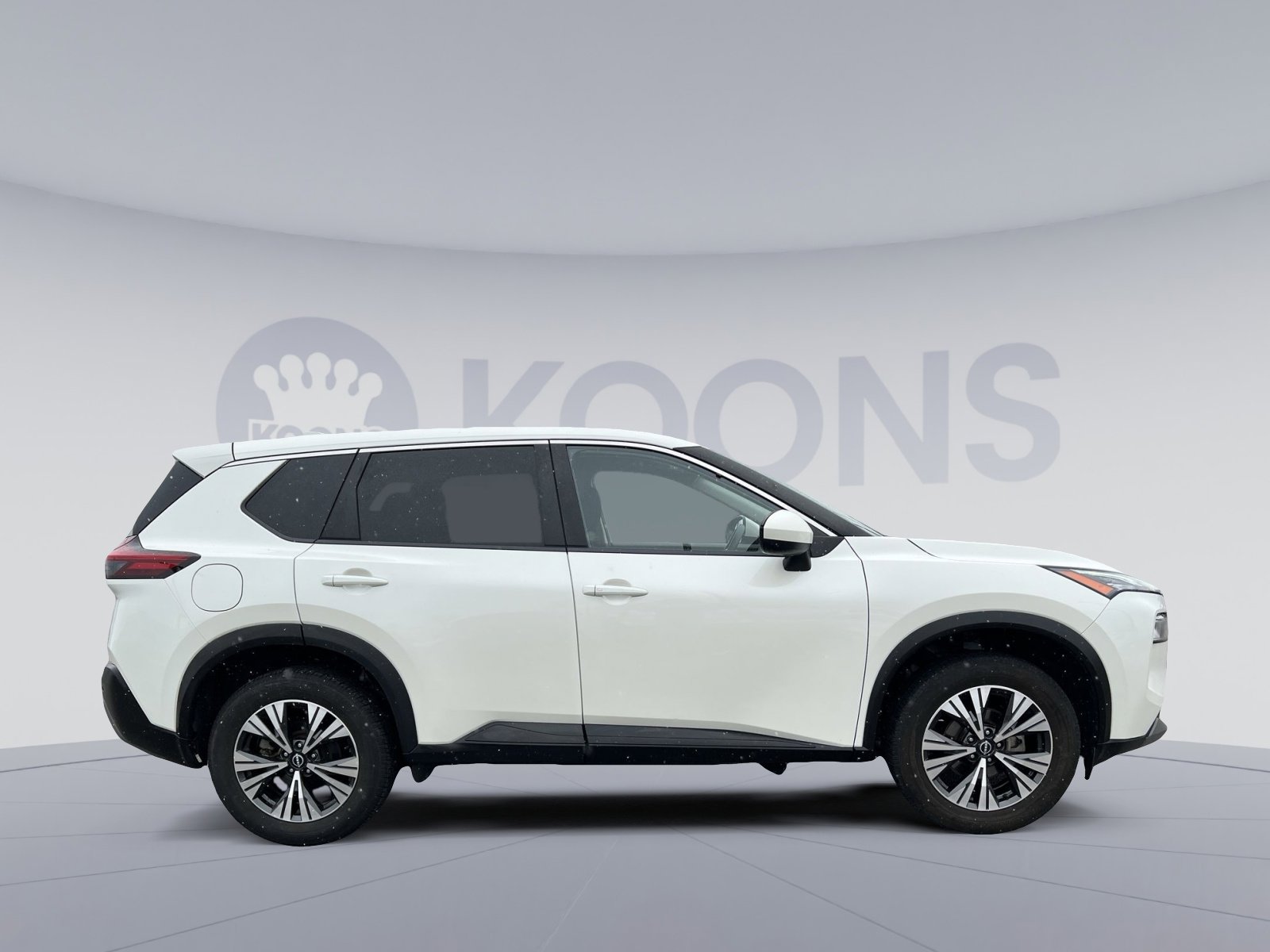 Used 2023 Nissan Rogue SV image 8