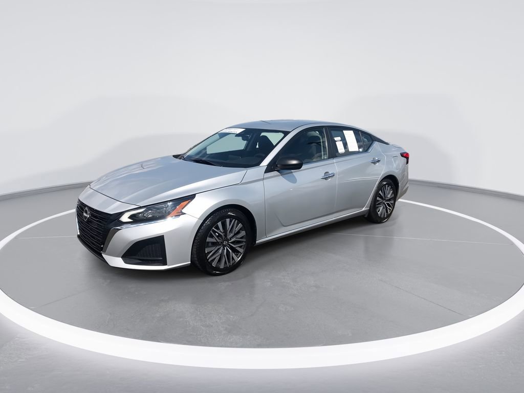 Used 2024 Nissan Altima 2.5 SV image 4