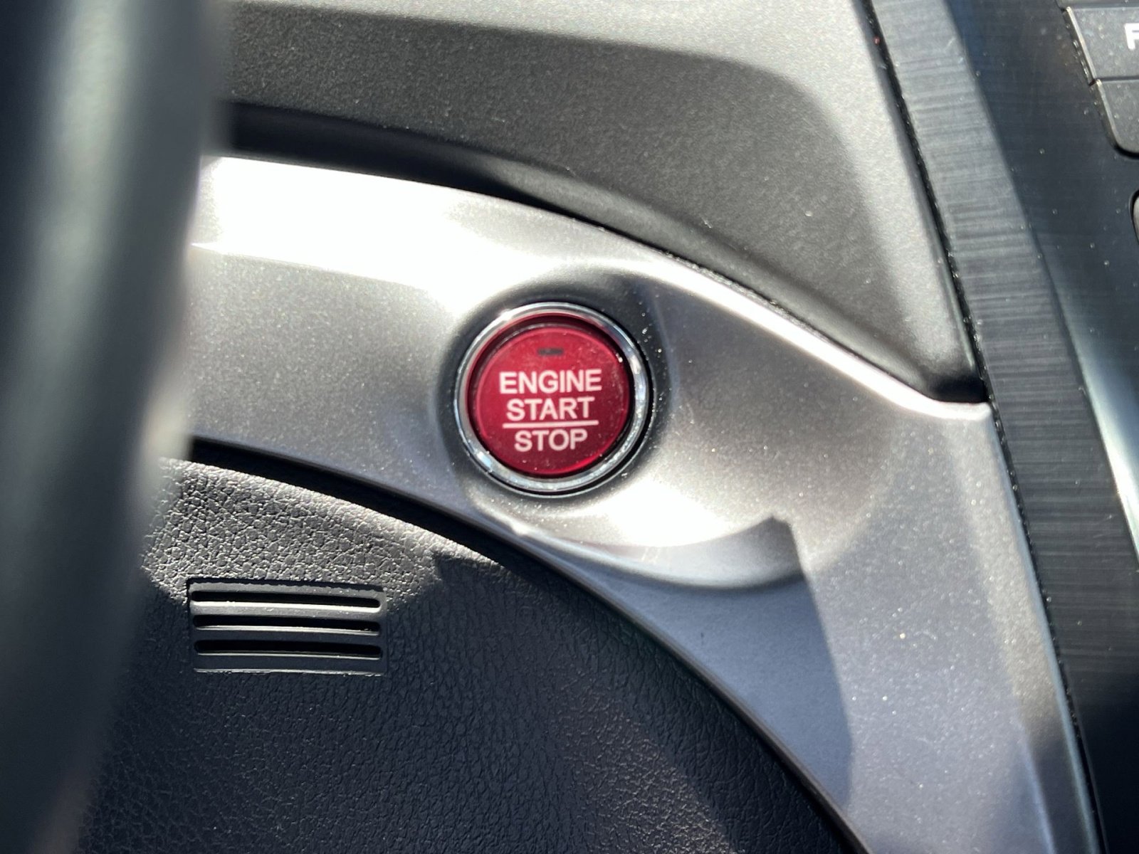 Used 2013 Acura ILX Hybrid w/ Technology Package image 35