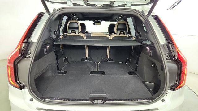 Used 2026 Volvo XC90 B6 Plus w/ Protection Package AWD/4WD image 43